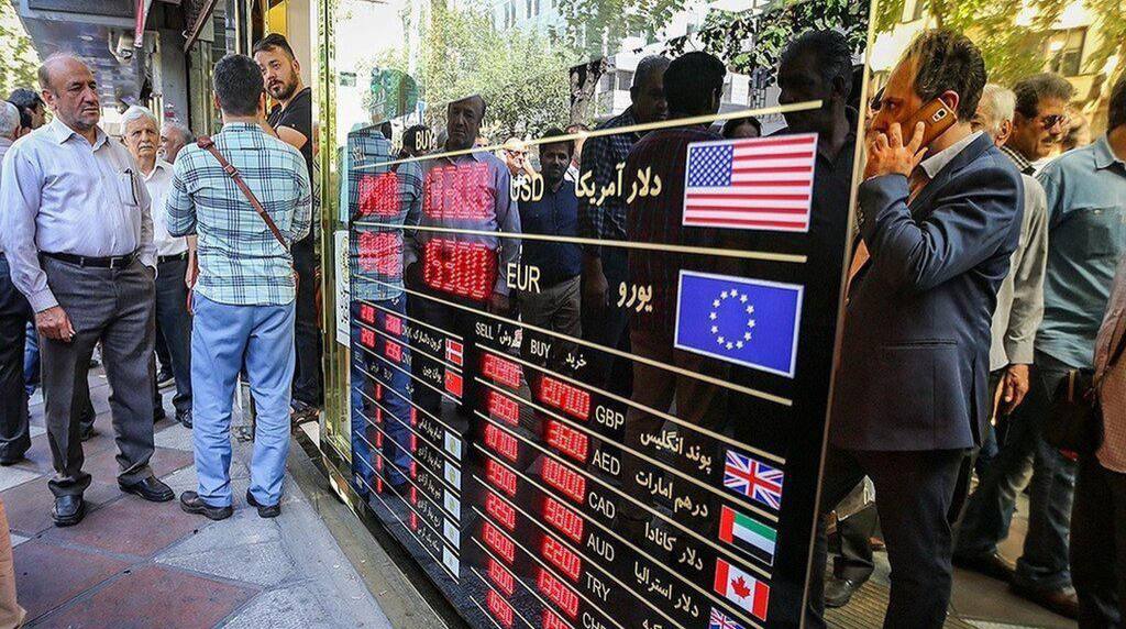 پیش‌بینی یک نماینده مجلس از نرخ ارز و تورم در ماه‌های آینده/ نرخ دلار در زمستان امسال به چه عددی می‌رسد؟