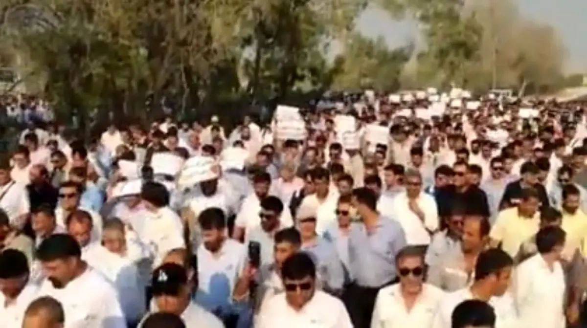 تجمع کارگران ارکان ثالث پارس جنوبی/ پیمانکاران باید بروند