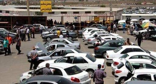رئیس اتحادیه خودرو تهران: بازار خودرو سردرگم است/ دلار عقب نشسته اما خودرو نه!